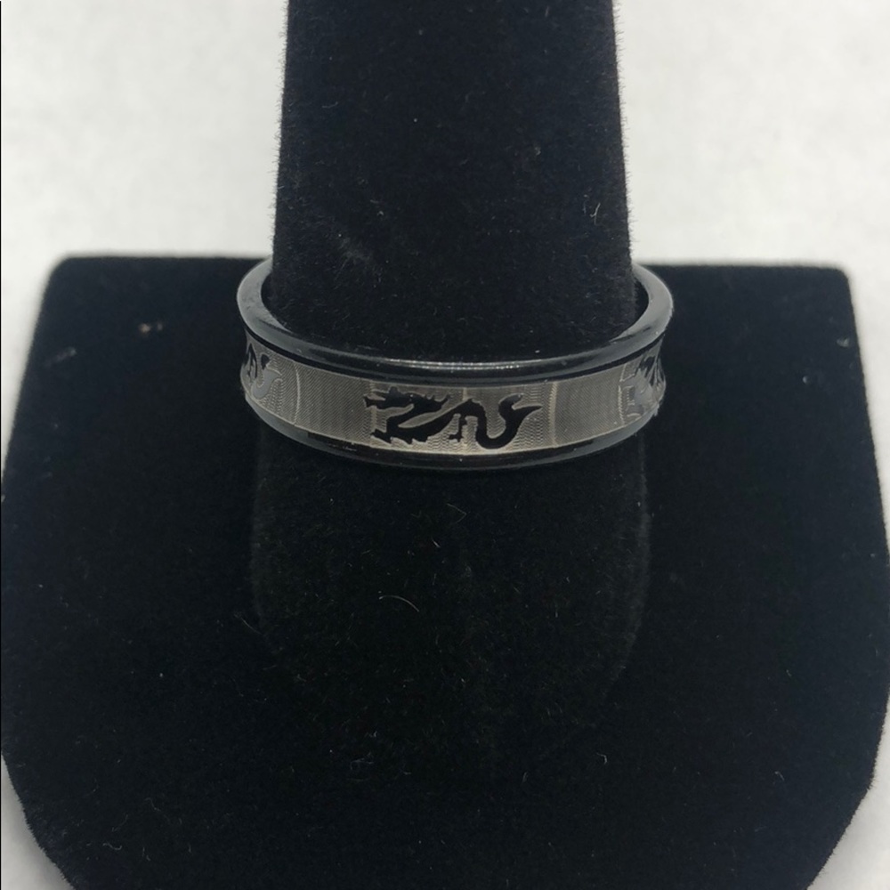 Men’s ring.